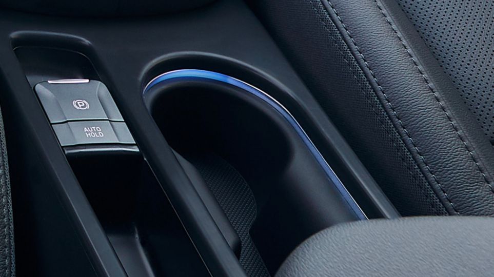 Nová technologie ambientního osvětlení v nové středové konzole a prostoru pro nohy nového Hyundai Kona.